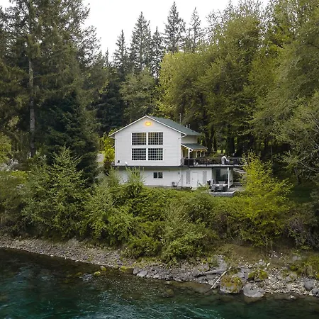 Riverside Retreat On Skagit River Concrete Exterior photo