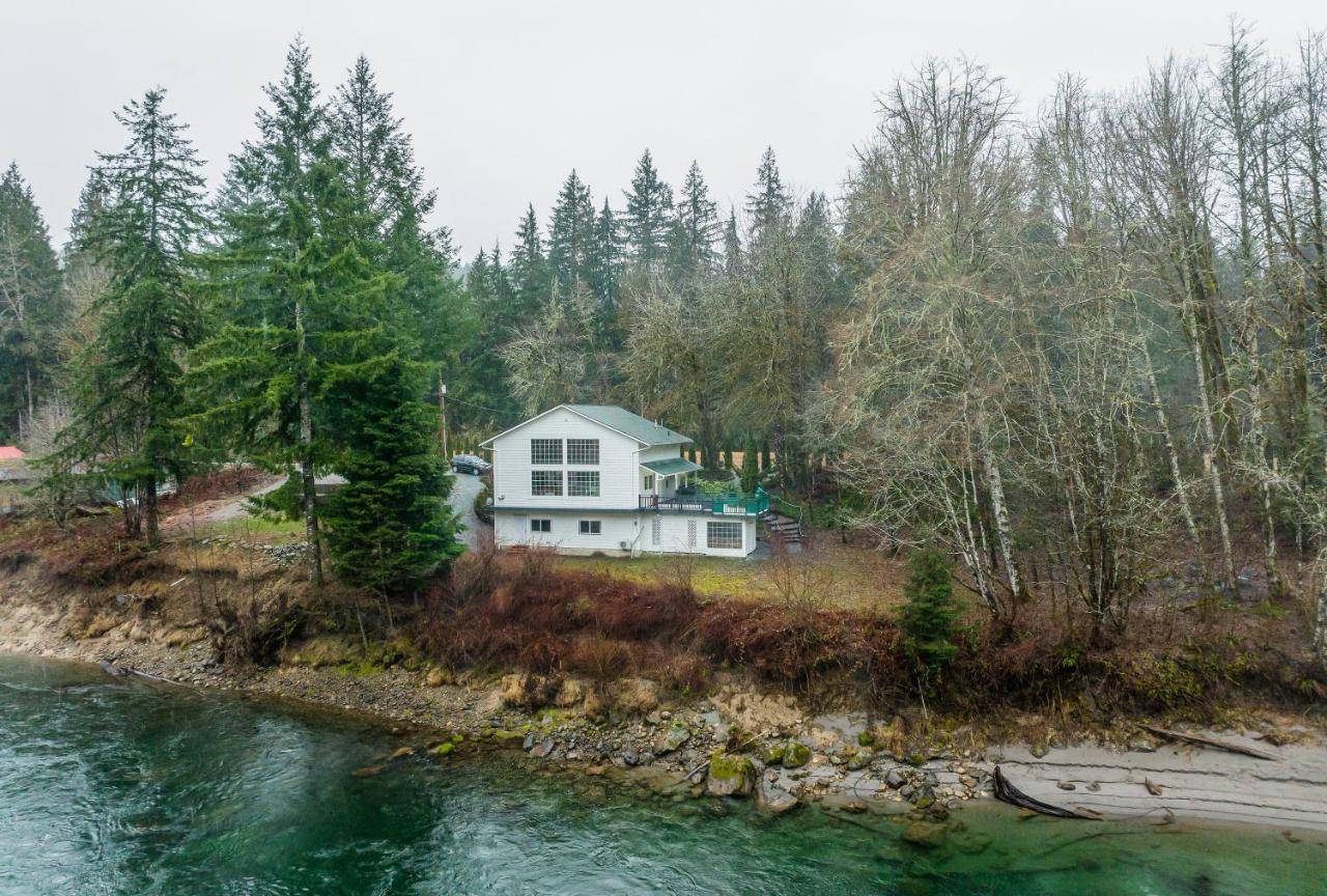 Holiday home Riverside Retreat On Skagit River *