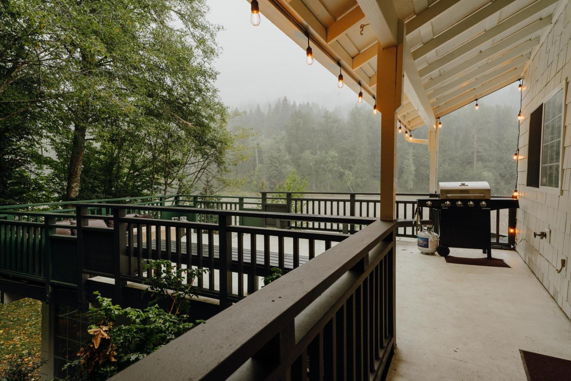 Riverside Retreat On Skagit River Holiday home