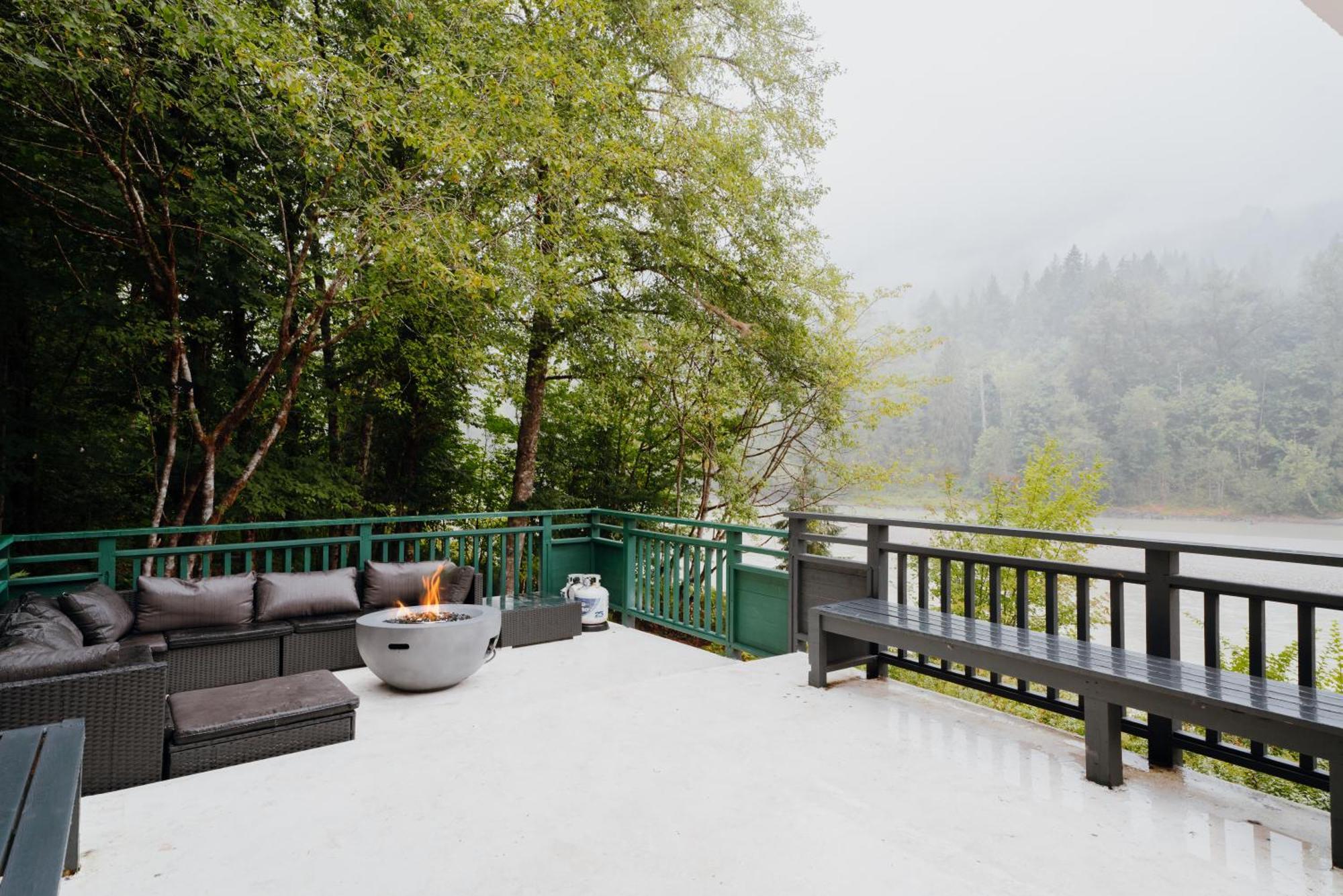 Riverside Retreat On Skagit River Сasa de vacaciones Concrete
